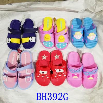 China Anti-Smell Stock Hex Shoes Children Slide Slippers Child Sandal for sale