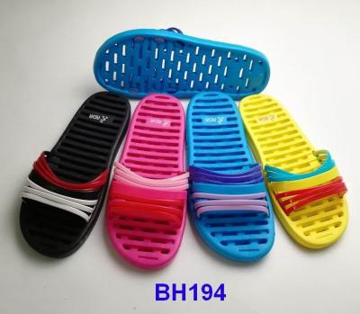 China Anti-Smell Women Running Lot For Sale Lady Bathroom Eva Hole Shower Slippers for sale