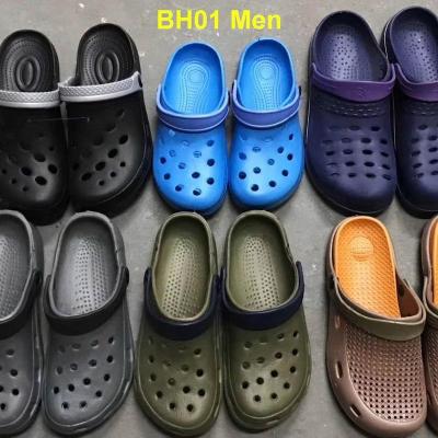 China Anti-Smell Shoes Store Cheap Wholesale Eva Slipper Men Garden Shoes Stand Shoes Clogs for sale