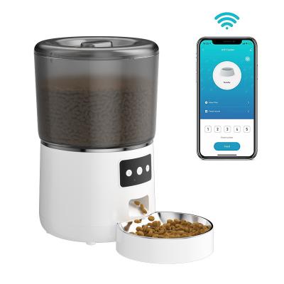 China Automatic Wholesale Dog and Cat Smart Pet feeder Camera Wifi smartphone app remotely controls microchipped automatic pet feeder for sale