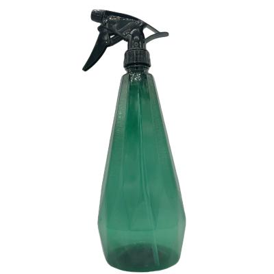 China Garden Watering 1L/34OZ Diamond Shape Mist Room Plastic Spray Bottle For Garden Watering Plants for sale