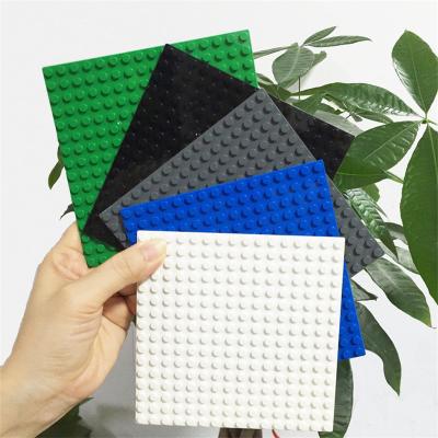 China Major PIXEL bricks 1sided 16 x 16 compatible 13*13 cm no. 91405 Free Dots Plastic Baseplate for Mini Figures Toy for sale