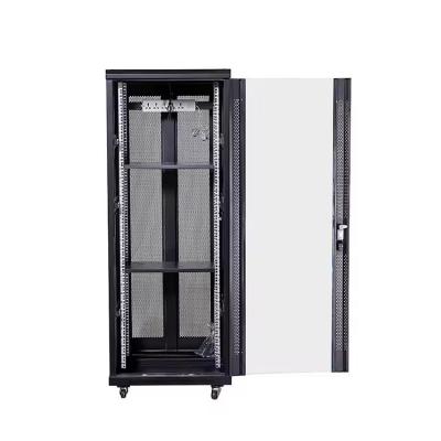 China 18U Private Mold 600*600*1000mm Rechenzentrum Server-Rack mit gehärtetem Glas Tür und Ventilator zu verkaufen