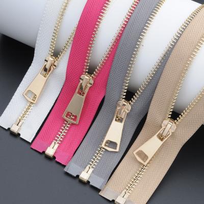 China Viable Factory Wholesale Metal Zipper Nylon Zipper Roll Open Zipper for sale