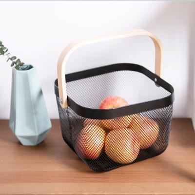 China Sustainable Wholesale Home Metal Gift Wire Mesh Storage Basket With Wooden Handle for sale