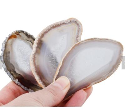 China Viable Wholesale Natural Small Agate and Crystal Slices from Gray Agate Geode Slice Crystal Coaster for sale