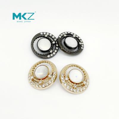 China Reflektierende Farbe synthetisches 36L 23mm Diamond Buttons zu verkaufen