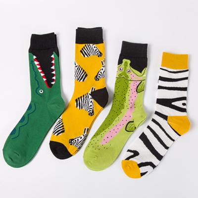 China 2021 autumn and winter men's new fashion customer cotton crew animal series socks QUICK-DRY color border male sock for sale