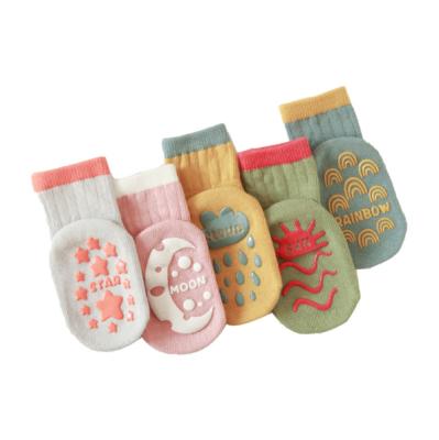 China 2021 New 10 Running Colors Breathable Spring Cotton Cartoon Anti-Slip Customize Grip Kids Floor Baby Indoor Home Children Newborn Shoe Socks for sale