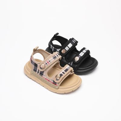 China Anti-Odor Wholesale fashion sandals for men and women, cool British style sandals for young children, new summer fashion plaid for sale