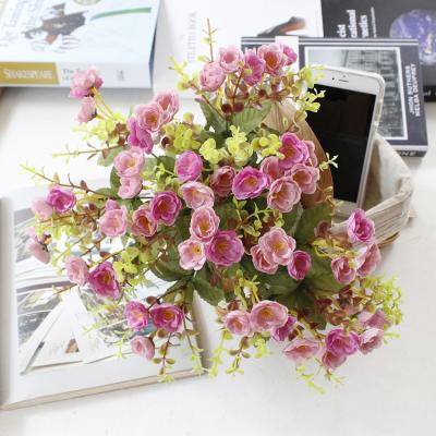 China Low Price Eco-friendly Best Porcelain Forks Mini Artificial Pearl 5 Rose Bunch For Table Decoration Cheap Artificial Flower for sale