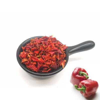 China Chili Peppers Dried Chili Flakes Red Dehydrated Vegetable Volume 10X10mm for sale