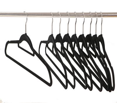 China SHOW Black Velvet Hangers Non Slip For Fabrics for sale