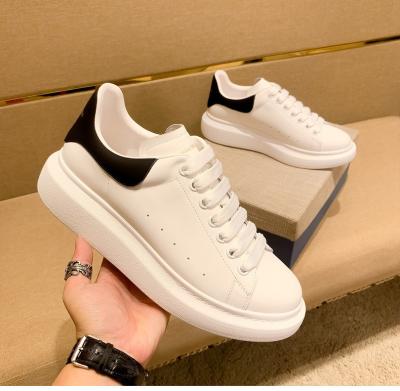 China 2022 Famous Designer Brand Fashionable Sports Mens Womens Casual Shoes Damping for sale