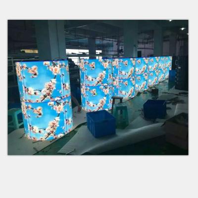 China Diseño de la pantalla de pantalla LED exterior flexible Modularization Modulo 40 * 320mm en venta