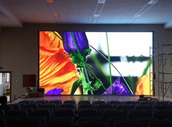 China 1920HZ Indoor Advertising Led Display Screen P4 Synchronization Control For Concert for sale