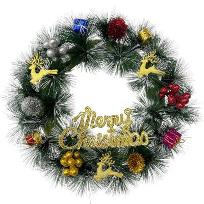 China PVC.plastic Pine Cone Christmas Wreath Gold Glitter Pine Cones and Berry Natural Christmas Wreath Christmas Wreath Decoration Artificial Wreath Flowers for sale