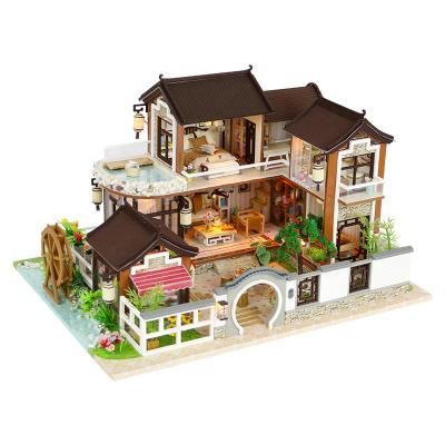 China 2019 Latest Home Decoration Diy Doll House , Wooden Doll House Wholesale for sale