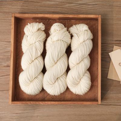 China Hand Knitting 1 Ball 100% White Merino Wool Embryo Old Wool 10 Balls for sale