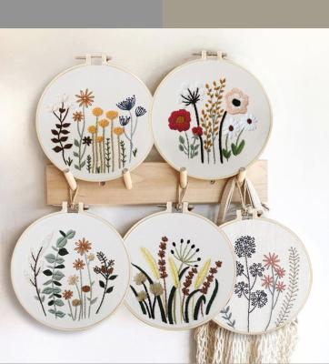 China Stitch Starter Diy Mini Embroidery Kits With Hoops Traditional Cross Stamping Patterns Embroidery Kit for sale