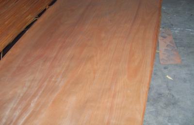 China Natural Yellow Okoume Veneer , Rotary Cut Face Veneer for sale