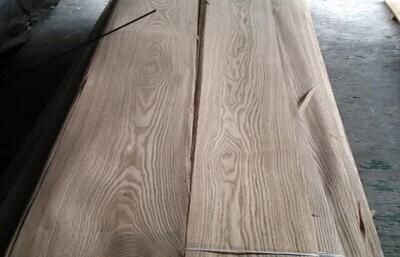 China De huisdecoratie Ash Natural Veneer Sheets Crown sneed de Bladen van het Meubilairvernisje Te koop