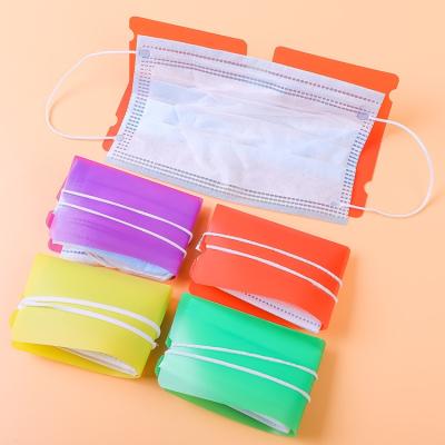 China New HOT Recyclable Cheap Plastic Personal Foldable PP Facemask Holder Storage Clip for sale