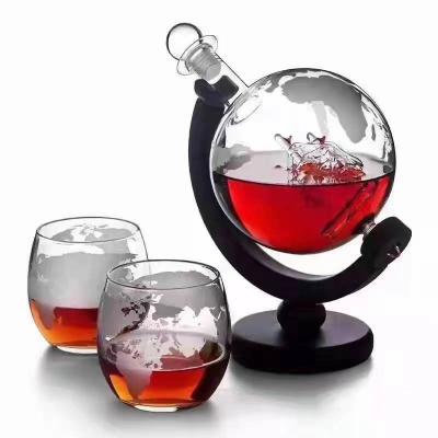 China Amazon Glass Bottle Volume Colored Wine Liquor Globe Whiskey Decanter Viable Hot Selling Set for sale