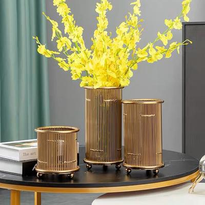 China Contemporary Modern Metal Three Flower Plant Pots Deco Weddings Centerpiece Minimalist Dried Set Vases for sale