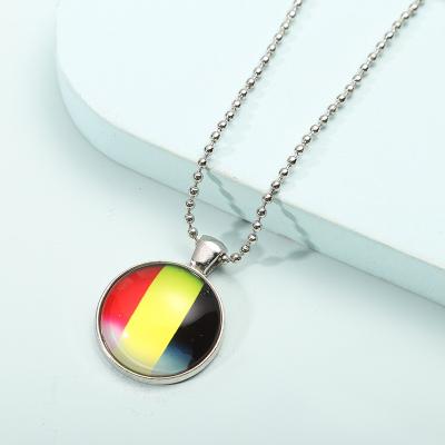 China Environmentally Friendly Customized Murano Glass Pendant Necklace Cabochon Glass Necklace With Chain for sale