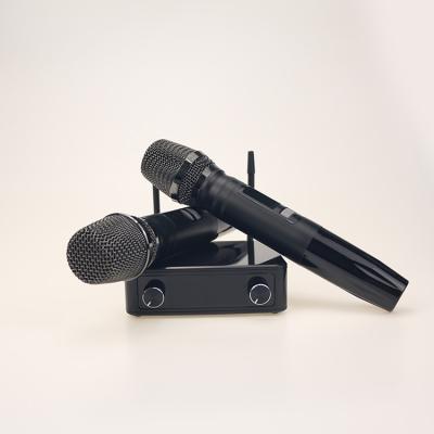 China Handheld Microphone 100 Frequency High Power 1080P UHF Switchable Wireless Microphone for sale