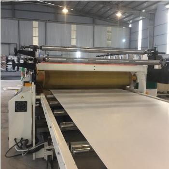 Cina Qingdao Joy wood plastic WPVC skirting board extrusion line making machine in vendita