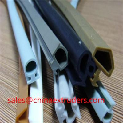 Cina PVC Strip Line/Pvc Edge Banding Extruder/PVC Sealing Strip Profile Production Line in vendita