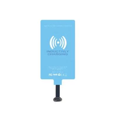 China Magnetic suction wireless charger New design Qi Wireless Charger Pad round ultra-thin wireless mobile phone charger 15W suitable for Mobile phone for sale