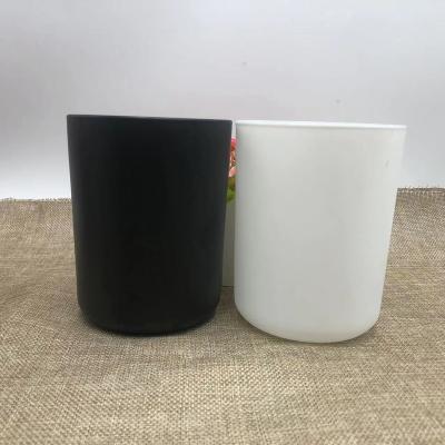 China Cheap Luxury Home Sales Colorful Home Decor Empty Decoration Holders Pot Jar With Lid for sale