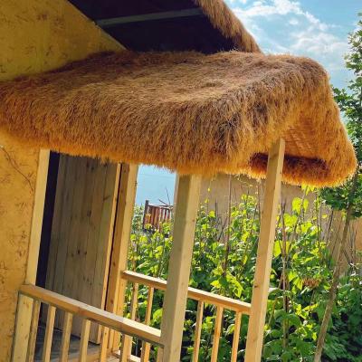 China China Manufacturer Offers Fluffy And Thick Bali Synthetic Thatch Lawn Thatch Straw Roof Thatch Roll Roof for sale