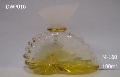 Chine Les bouteilles de parfum en verre de jet de la conque 100ml ont peint/couleurs enduites à vendre