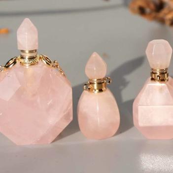 China Classic Crystal Necklaces Faceted Crystal Stone Perfume Bottle Pendant For Women Diffuser Necklaces for sale