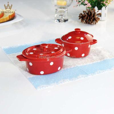 China Polka Dot Sustainable Ceramic Mini Casserole Cooking Bowl With Lid for sale