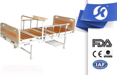 China Beautiful Economical Manual Hospital Bed With Painted Wooden Batten for sale