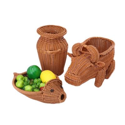 China Viable Natural Color Bamboo Sundries Basket Handwork Baskets Spa Sundries for sale