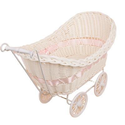 China Handmade Sleeping Wicker Baby Mose Basket Crib Cot Pod Rattan Eco-Pastoral Style for sale