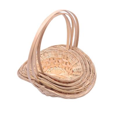 China Viable Handmade Wooden Bamboo Wicker Bottle Accessories Perfume Storage Basket Fruit Rattan Basket With Serving Handle Rattan Tray for sale