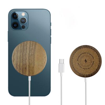 China Hot Selling Wooden Mobile Phone Charger 15W Magnetic Wireless USB-C Wireless Charger Wood for sale