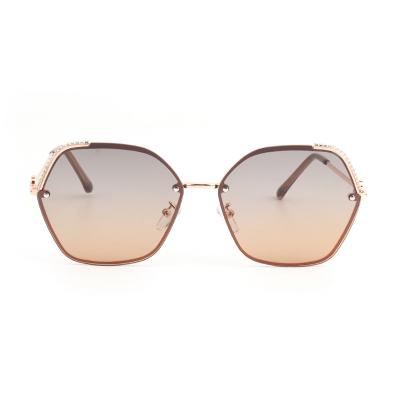 China 2021New fashion sunglasses sunglasses with diamonds irregularly framed sunglasses metal sunglasses are in hot demand for sale