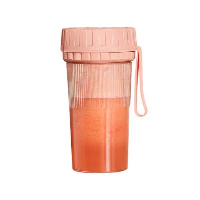 China New Car Fruit Vegetable Ice Crushing Blender Smart USB Juice Cup Smoothie Maker Outdoor Fruit Juicer for sale