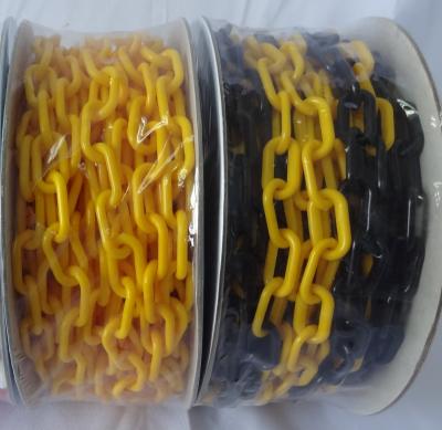 China 8mm PE Red / White Yellow / Black Color Plastic Safety Chain PC-004 25 Meters for sale