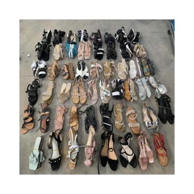 China Leisure Low Price Cheap Used Mixed Shoes Ladies Women Sandals Occasion Shoes For Universal for sale