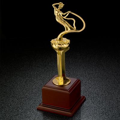 China Custom China Factory Supplier Sports Trophy Award Gold Metal Trophy Award for sale