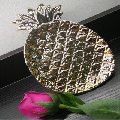 China Sustainable High Quality Gold Pineapple Shape Ceramic Decorative Dish for sale